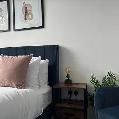 Manchester Apt, Free Parking, Business, Couples & Families Exterior foto