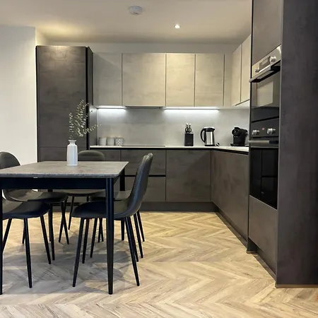 Manchester Apt, Free Parking, Business, Couples & Families Exterior foto