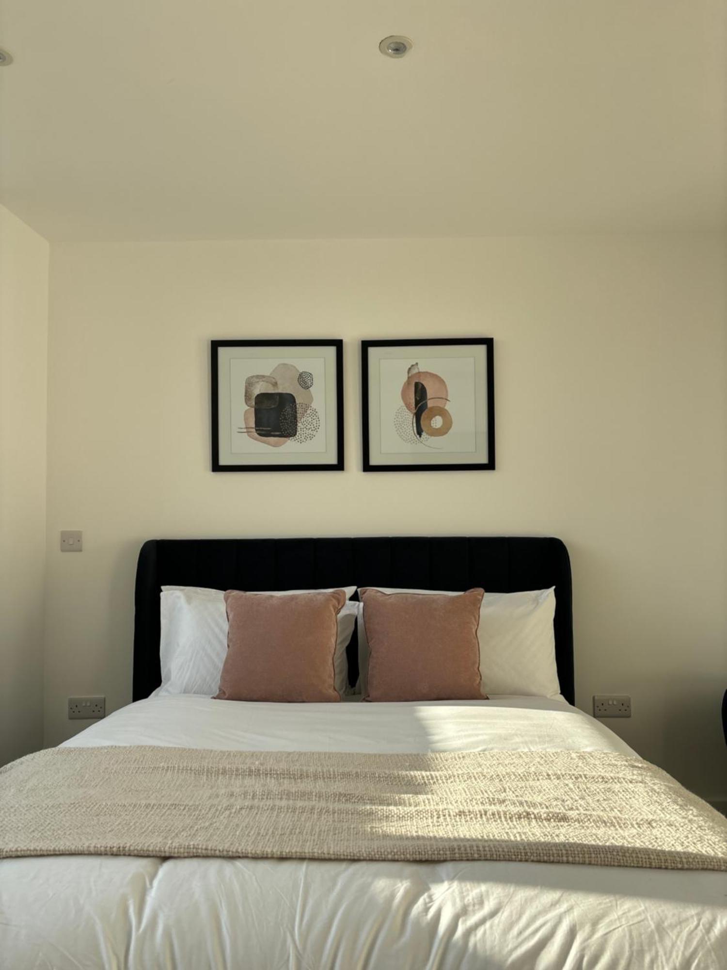 Apt, Free Parking, Business, Couples & Families Apartment *