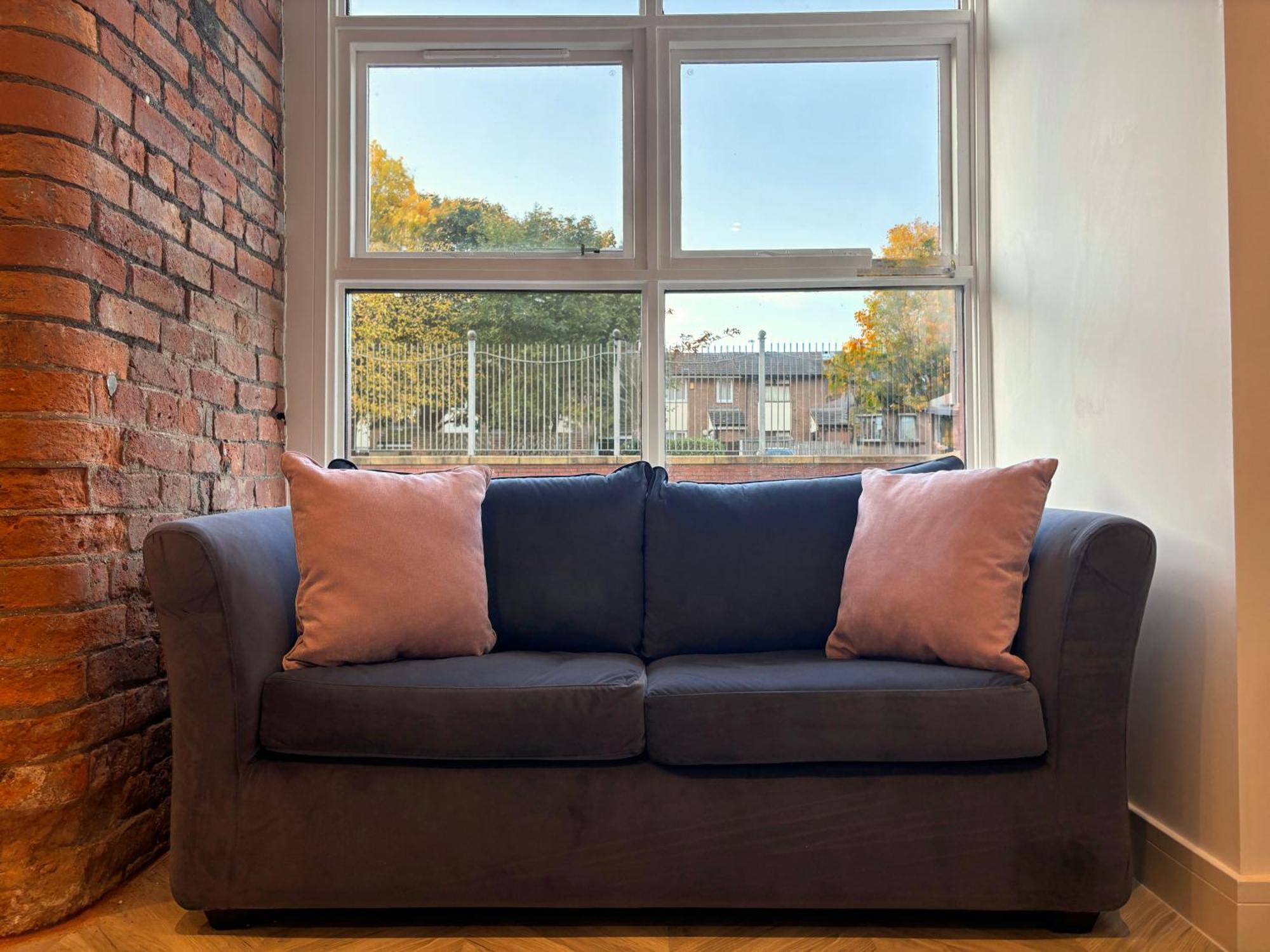 Apt, Free Parking, Business, Couples & Families Apartment *