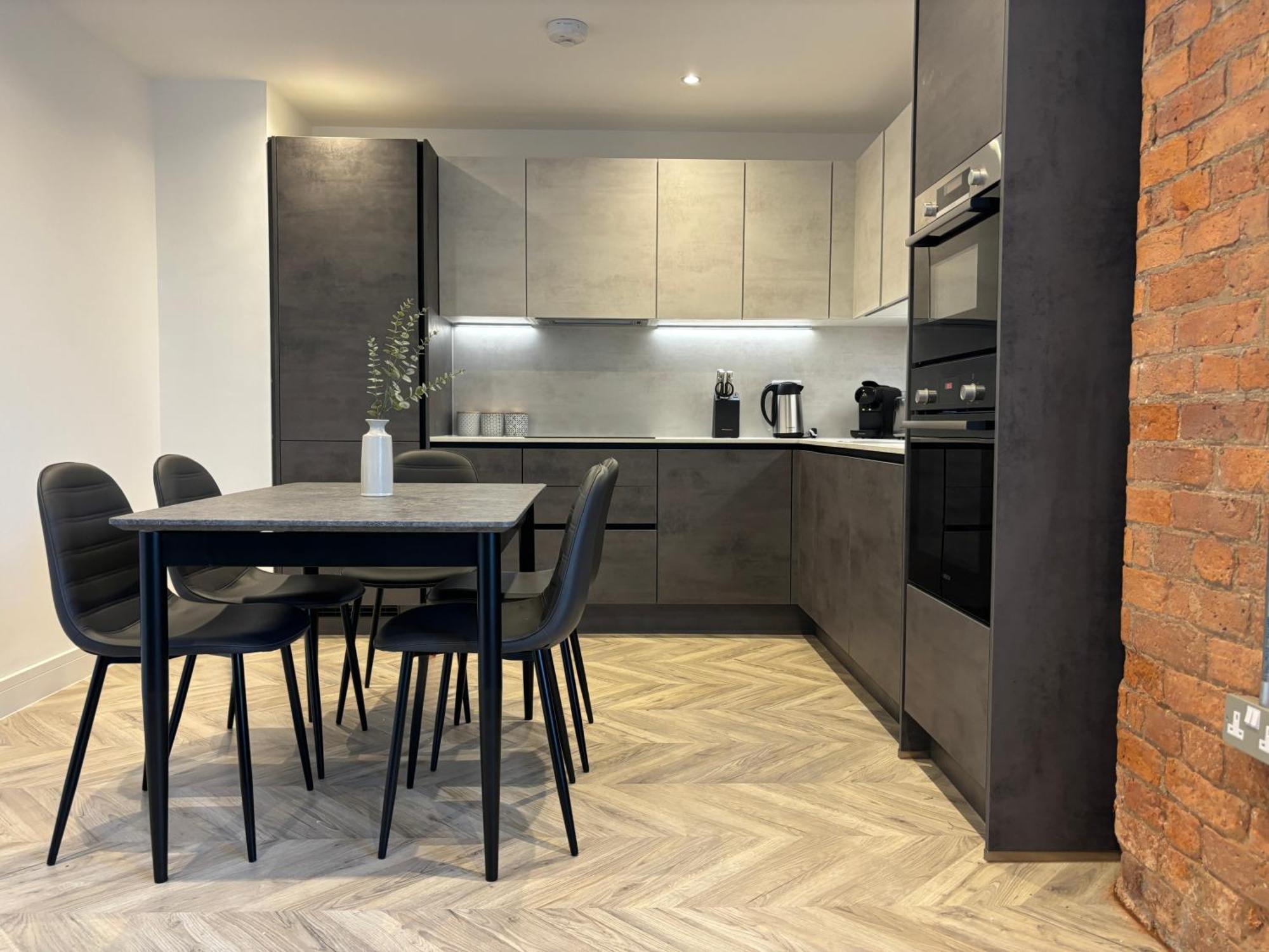 Apartment Apt, Free Parking, Business, Couples & Families Manchester