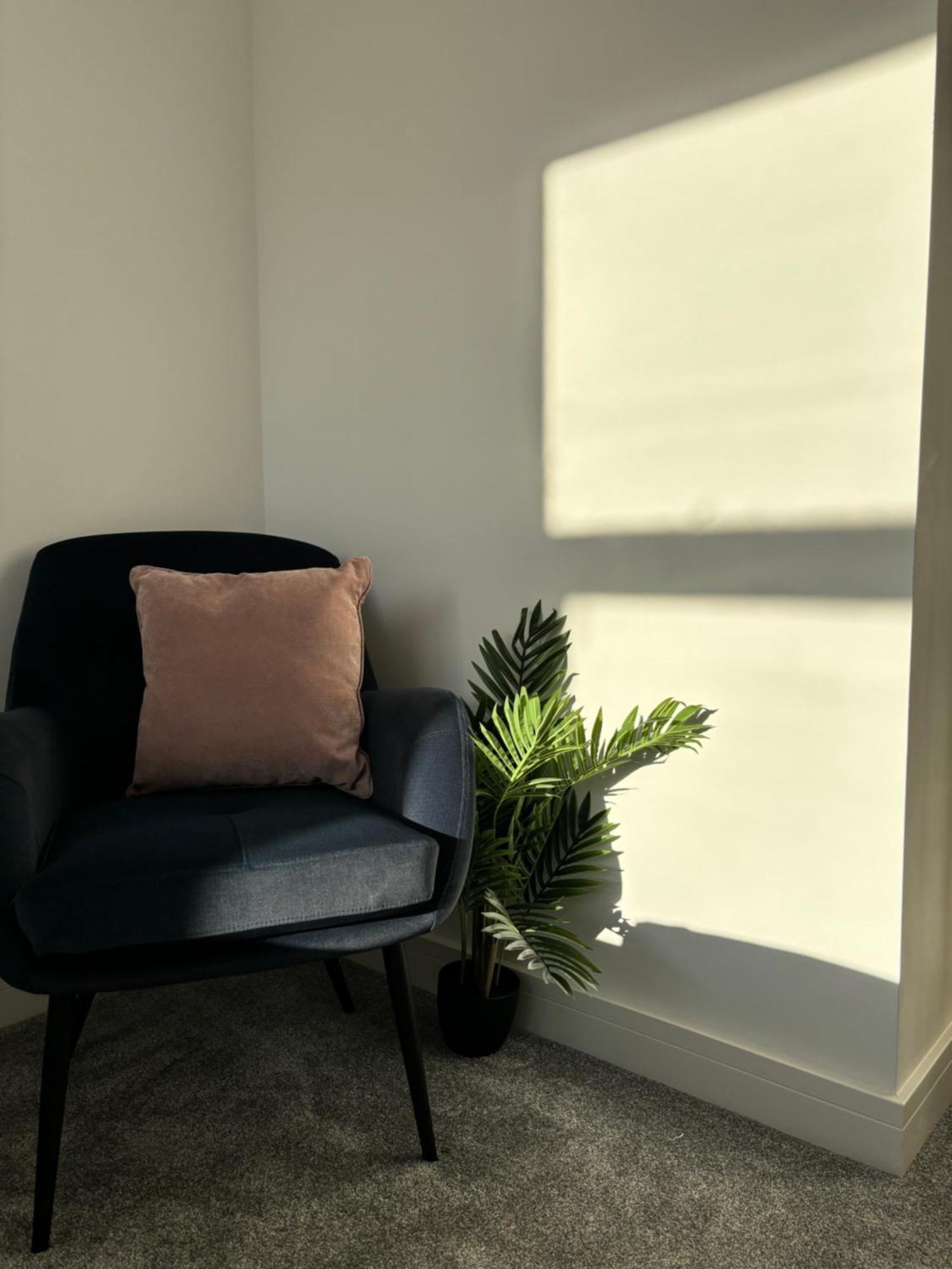 Apartment Apt, Free Parking, Business, Couples & Families