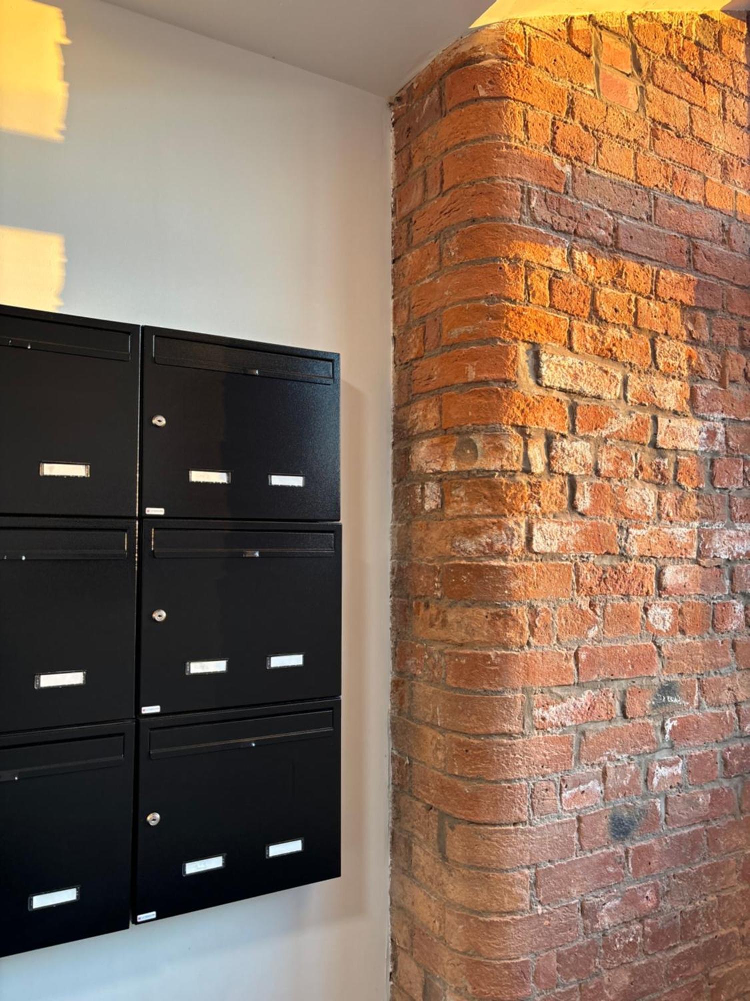 Apt, Free Parking, Business, Couples & Families Apartment