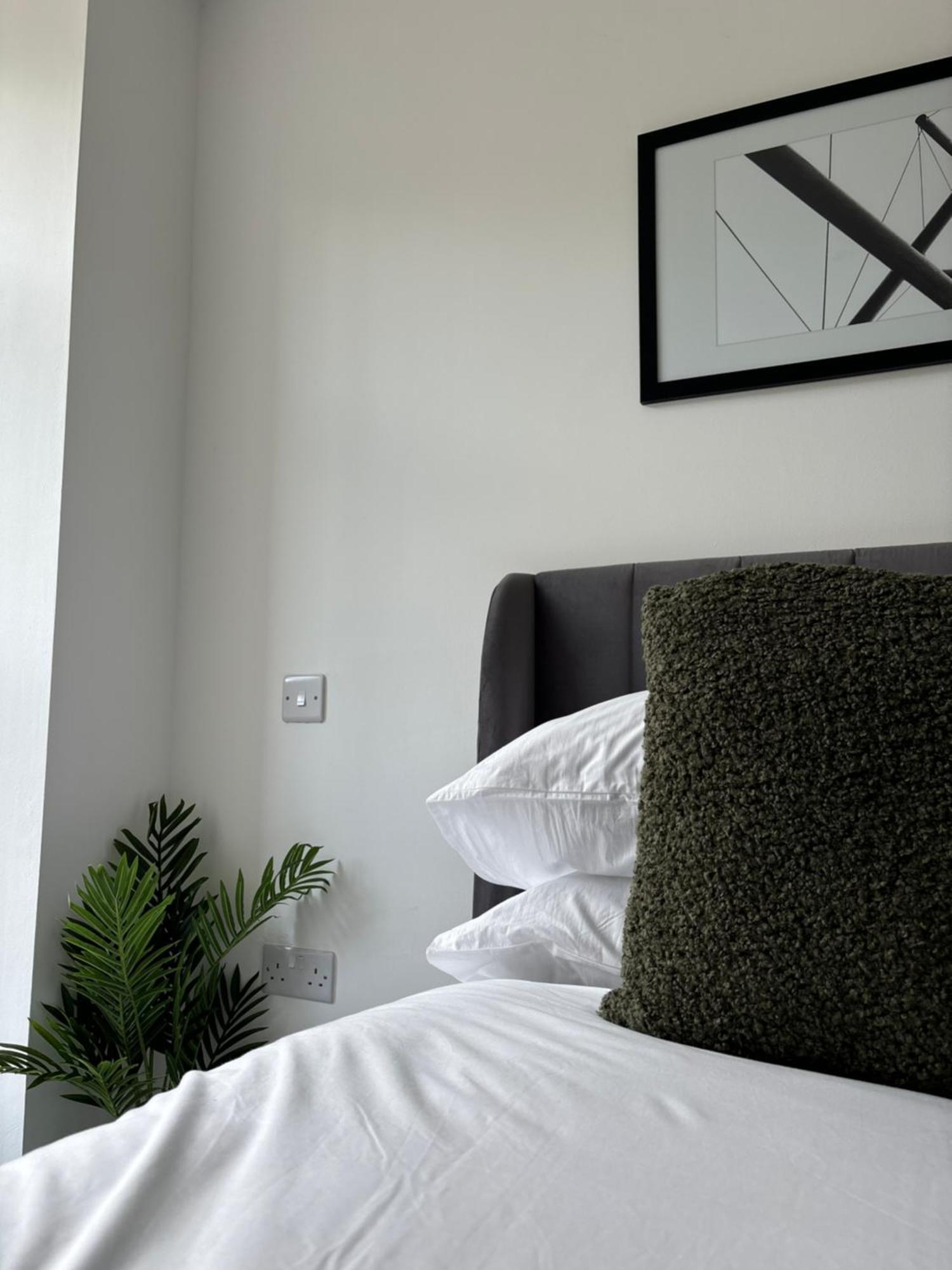 Apartment Apt, Free Parking, Business, Couples & Families *