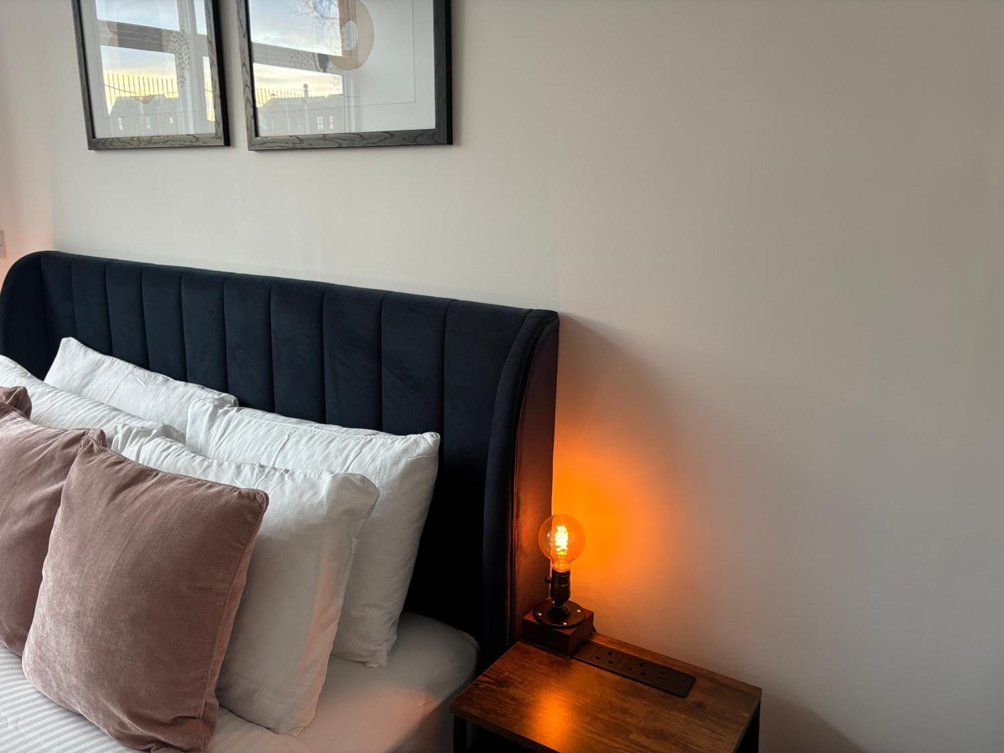 Apartment Apt, Free Parking, Business, Couples & Families *